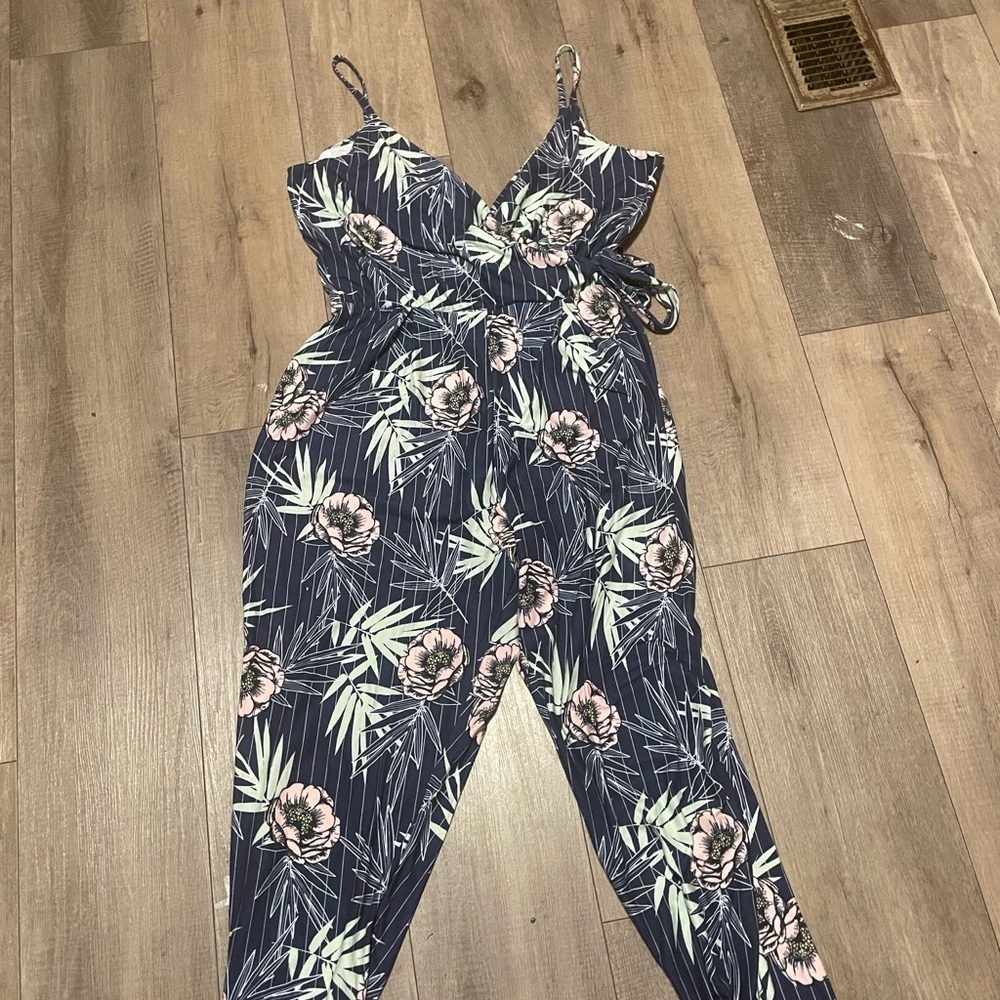 Just Be Tropical Leaf Jumpsuit - Navy and White - Picture 4 of 5